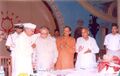 गांधी विद्यामंदिर में श्री दौलतराम सारण के साथ हैं राज्यपाल अंशुमनसिंह, 2004