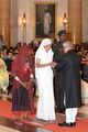 शहीद धर्माराम बेनीवाल, बाड़मेर की माताश्री व धर्मपत्नी को शौर्यचक्र प्रदान कर नमन् करते महामहिम राष्ट्रपति