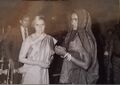 तत्कालीन प्रधानमंत्री श्रीमती इंदिरा गांधी के साथ वीरांगना श्रीमती आसी देवी