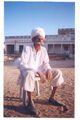 राजस्थानी पहनावा (पुरुष): सफ़ेद धोती, कमीज और साफा