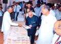 महावीर सिंह द्वारा तैयार बीजों का अवलोकन करते राष्ट्रपति प्रणब मुखर्जी और मुख्य मंत्री अशोक गहलोत