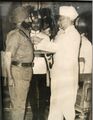 1965 के युद्ध के पश्चात लेफ्टिनेंट कर्नल संत सिंह को महावीर चक्र से सम्मानित करते हुए राष्ट्रपति डॉ. सर्वपल्ली राधाकृष्णन